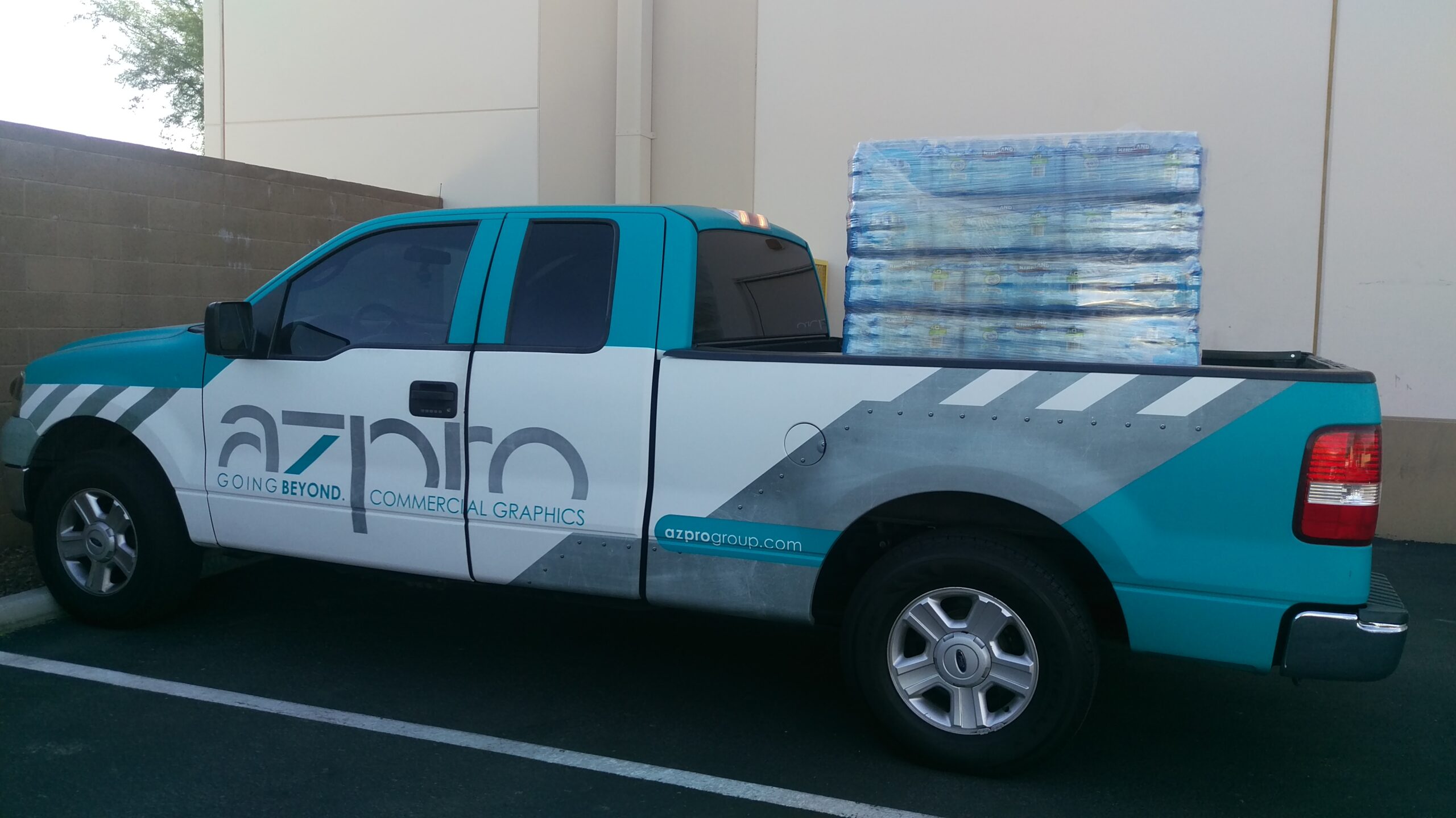 Operation Hydration at Hooters with 98KUPD