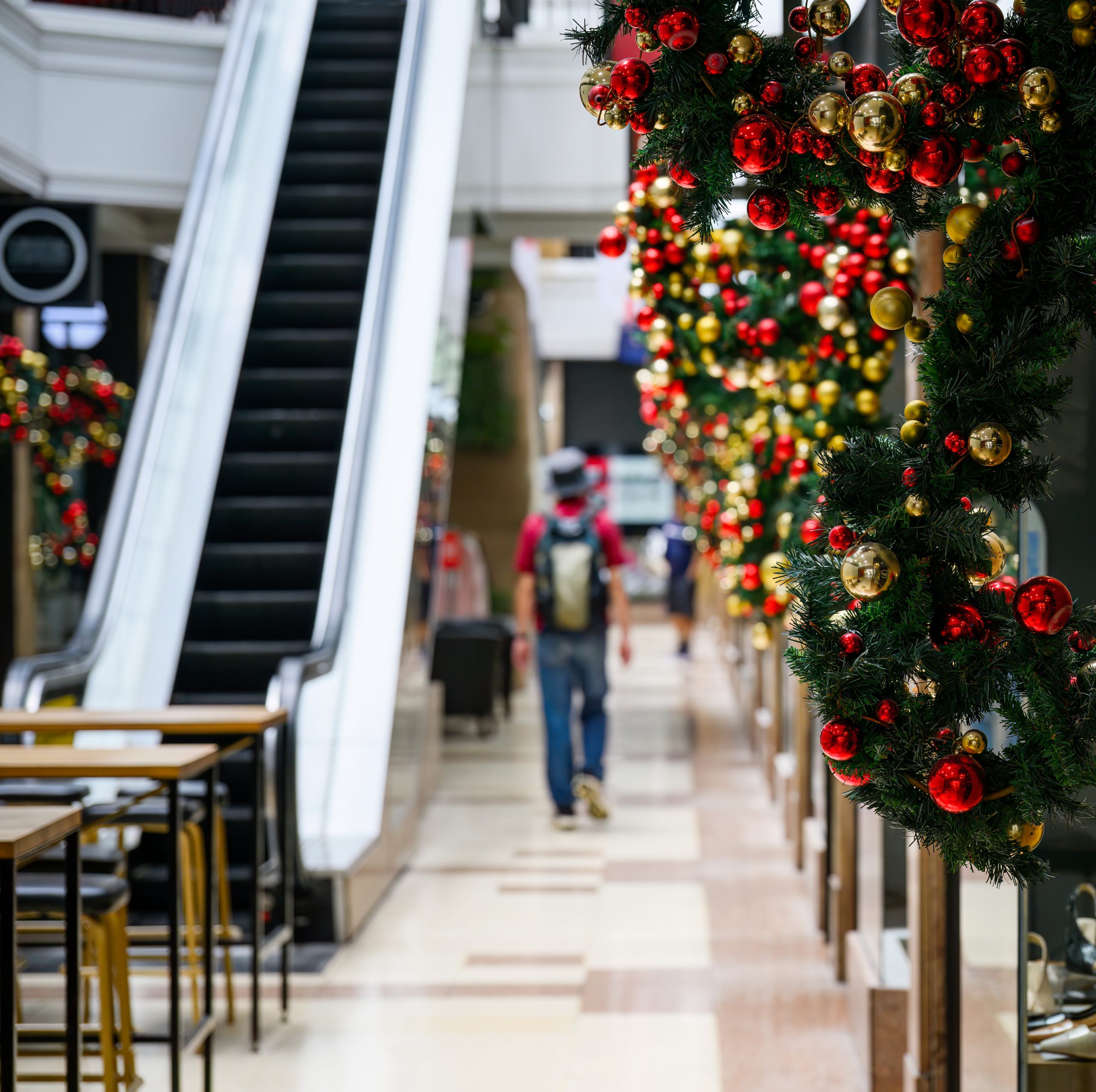 Why Holiday Signage is a Must-Have for a Successful Holiday Shopping Season